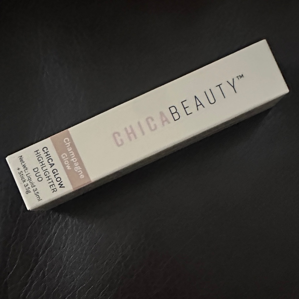 💜2/$10 Bundle Deal💜 NEW Chica Beauty Champagne Glow Highlighter